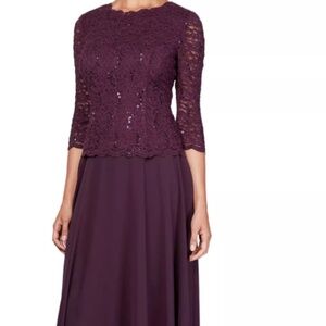 Beautiful sequined lace dress, Size 10. EUC!